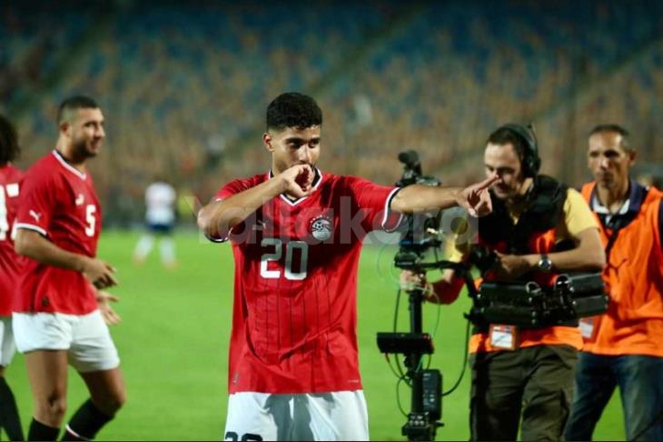 من منتصف الملعب.. إبراهيم عادل يتقدم لمنتخب مصر أمام موريتانيا (فيديو)